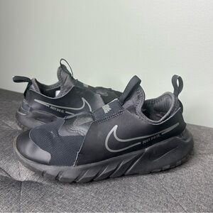 Boys Black Gray Nike Flex Runner Slip-On Sneakers Shoes 6Y